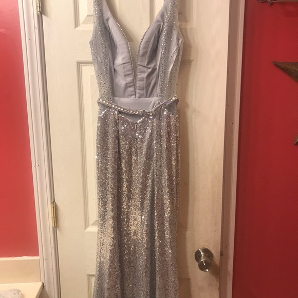 Beautiful studded, sequin, mermaid dress - Picture 2 of 8